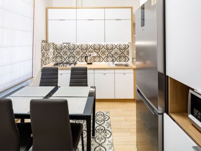 Подобова оренда квартири  Львів Romari з балконом Львов