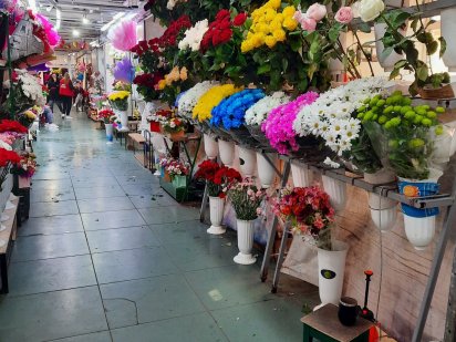 Торговое место на Цветочном рынке Кам'янське