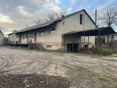 Продаж приміщення 795м2. +25сотих території.  Ківерці центр міста Ківерці