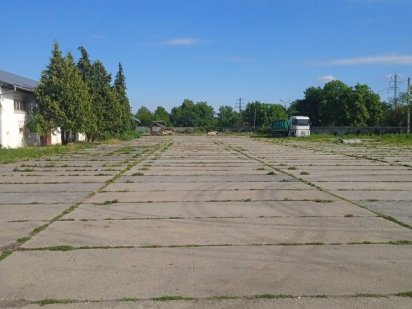 Стоянка склад техники и автомобилей Мукачево