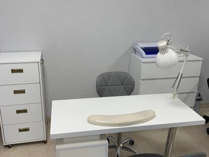 Оренда робочого місця для майстра манікюра Вишневе,Машинобудивніків 29 Вишневое