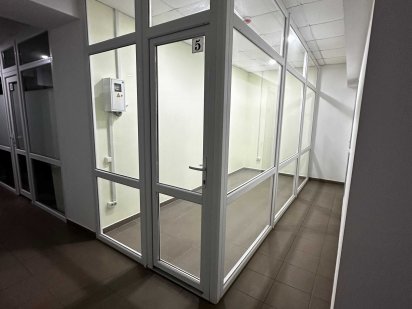 Здається в оренду приміщення майстерня салон магазин. Тичини. Центр. Ивано-Франковск