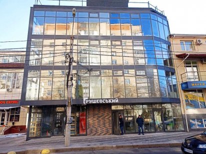 Оренда приміщення 22 м2 БЦ "Грушевсбкий" Центр 4/4 поверх Хмельницкий