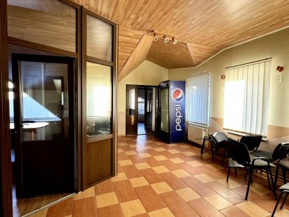 Оренда офісних приміщень 180м2 - район Буковинська Ровно