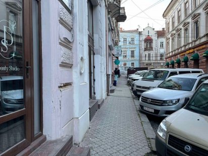 Здається робоче місце в студії краси м.Чернівці,головна 65 Чернівці