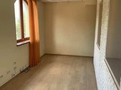 Оренда великого офісного приміщення Ужгород