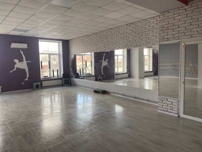 Оренда танцювального залу Івано-Франківськ