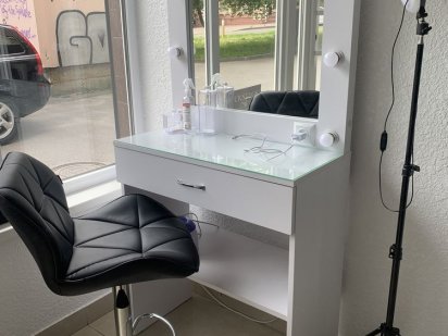 Здаємо в оренду чи пропонуємо роботу для візажиста чи бровиста центр Рівне