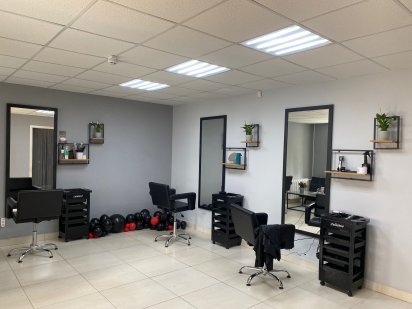 Оренда робочого місця для майстра манікюру Житомир