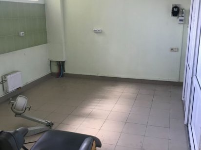 Здається приміщення по вул.Науковій Львів