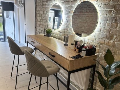 Робоче місце бровиста/візажиста в оренду Львов