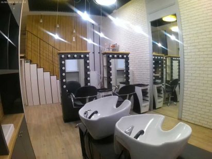 Нежилое помещение- Салон красоты 63кв.м.  метро Дарница Київ