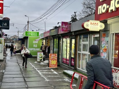 Оренда магазину 15м. М Дарниця вихід до Дит.Світу Киев