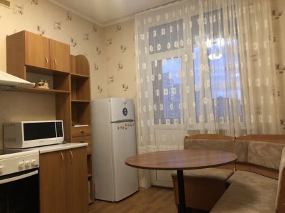 Оренда біля метро Осокорки, Чавдар,7 Київ