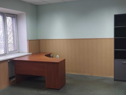 Помещение Можно под склад.ЦЕНТР. 22м.кв  Р-н Крытого р-ка 100грн/м.кв