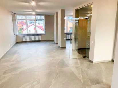 Від власника. Окремий будинок (280м2) під офіс біля метро. Київ