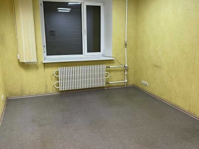 Сдам офис 18м2 без оплаты услуг АН с своей водой и канализацией. Харків