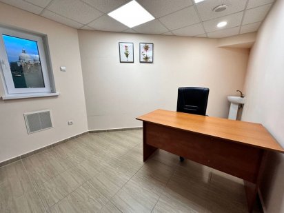 Аренда офис кабинет бухгалтер 11м2 парикмахер Левобережная Киев