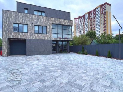 Оренда сучасної окремої будівлі з парковкою ! Метро - 1 км. Київ