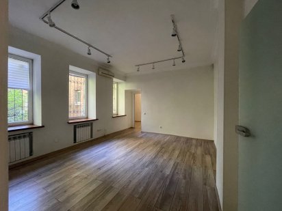 Сдам офис на ул. Бассейной 123 кВ.м Київ