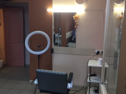 Сдам рабочее место парикмахера на полный месяц в салоне