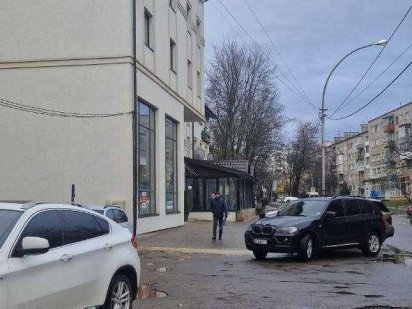 Оренда фасадного приміщення на САХАРОВА 320м2 Львів