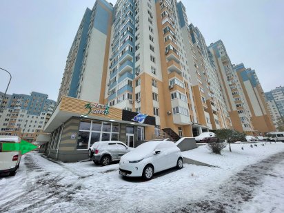 Здам магазин 174м2 в людному місці , Данченко 32 Київ