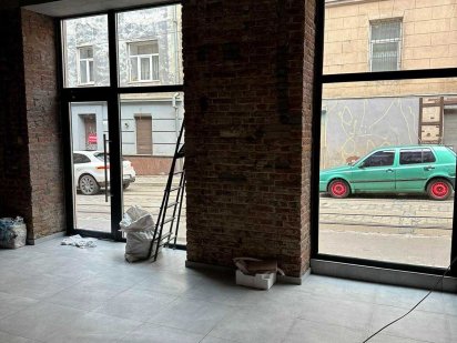 Оренда фасадного приміщення  107м2 на початку вул. Замарстинівської Львів