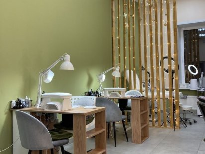 Місце майстра манікюру, оренда спільна Львов