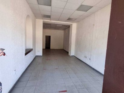 Оренда фасадного приміщення / 40 м2 Бандери магазин, салон, торгівлю Львів