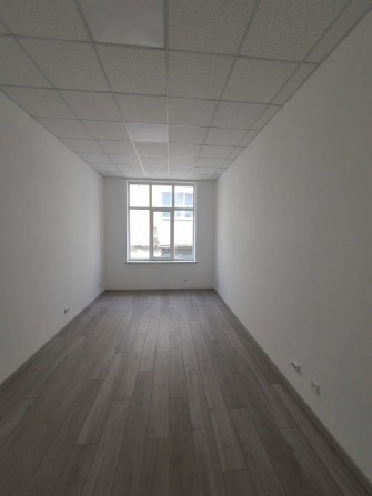 Офісна  кімната  22м.кв , ціна 7500грн  включаючи комун - фото 1