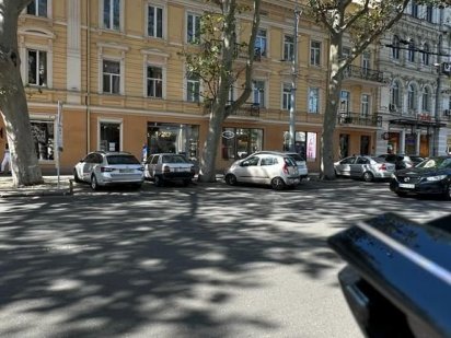 Аренда фасадного помещение под магазин/салон на Ришельевская 12/Гречес