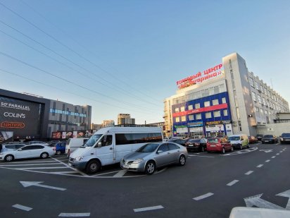 Торгова площа в ТЦ на Гагаріна біля метро та супермаркет Класс 700 кв Харьков