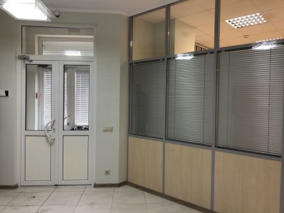 Оренда приміщення офіс Солом'янська площа 80м окремий вхід Воробйова Київ