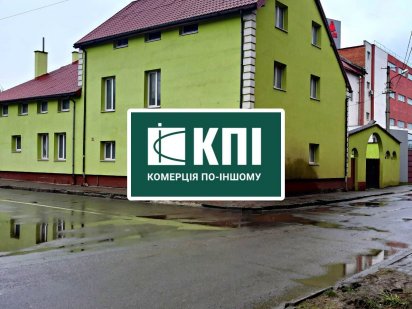 Оренда окремо стоячого приміщення з прилеглою територією Львов