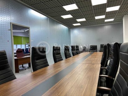 Бізнес центр. Генератор. метро Олімпійська. два блоки 200 та 300 м2 Киев