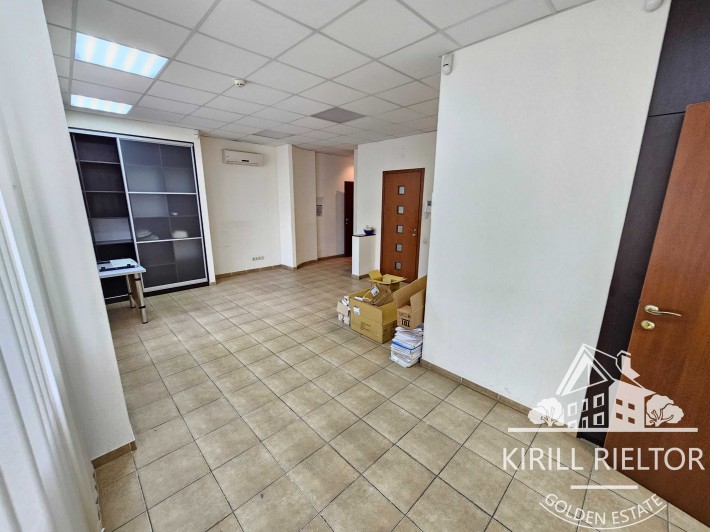 Сдается офисное помещения S = 45 м² возле ЖК Comfort City - фото 1