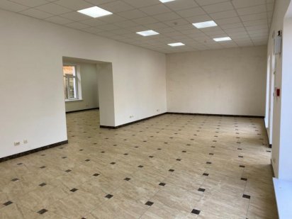 Оренда приміщення 1 поверх вул.Б. Хмельницького-Татарська Львов
