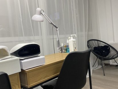 Здам в оренду робоче місце майстра манікюру та бровиста Львов