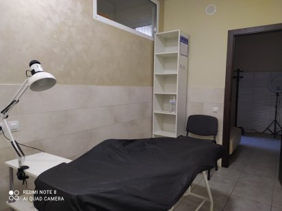 Сдам кабинет в салоне  косметологу,массажисту .М.Жукова 3 а .Есть свет Одеса