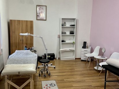 Оренда кушетки для майстра в кабінеті .Світло є завжди!!! Львів
