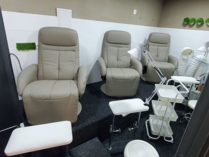 12 квартал Сдам в аренду рабочие места  мастера маникюра пед, бровист Дніпро