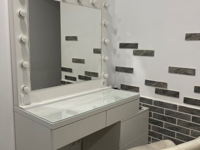 Оренда столика для бровиста, візажиста Львів