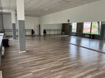 Сдадим посещение 200 кв -м центре  с душевой и раздевалкой Харьков