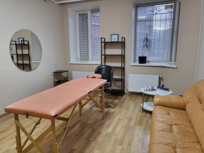 Сдам кабинет в салоне  красоты .Вильямса 56 а массажисту.мастеру тату Одеса