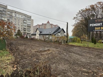 Продаж земельної ділянки в Вишневому, майже в центрі міста