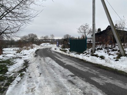 Земельна ділянка в мальовничій локації Луцька з нез. будівництвом Луцк