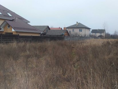 Продам участок в центре Бучи. Газ по улице, электрика возле участка.