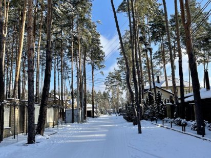 Шикарна земельна ділянка в Бучі. Обжитий район.