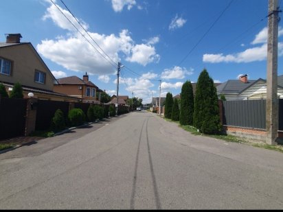 10 соток в Борисполі біля школи Бориспіль